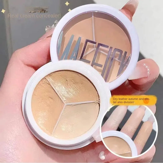 MAFFICK 3-Color Concealer Palette – Flawless Coverage & Radiant Finish