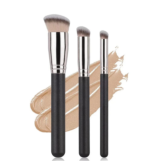 High-Quality Makeup Brushes – Comfort, Control & Elegance